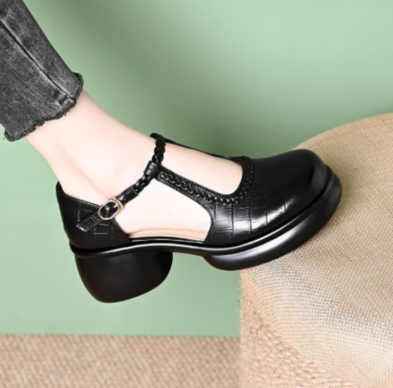 Women Black Croc‑Embossed Mary - đánh giá và giá Women'S Shoes Crocs